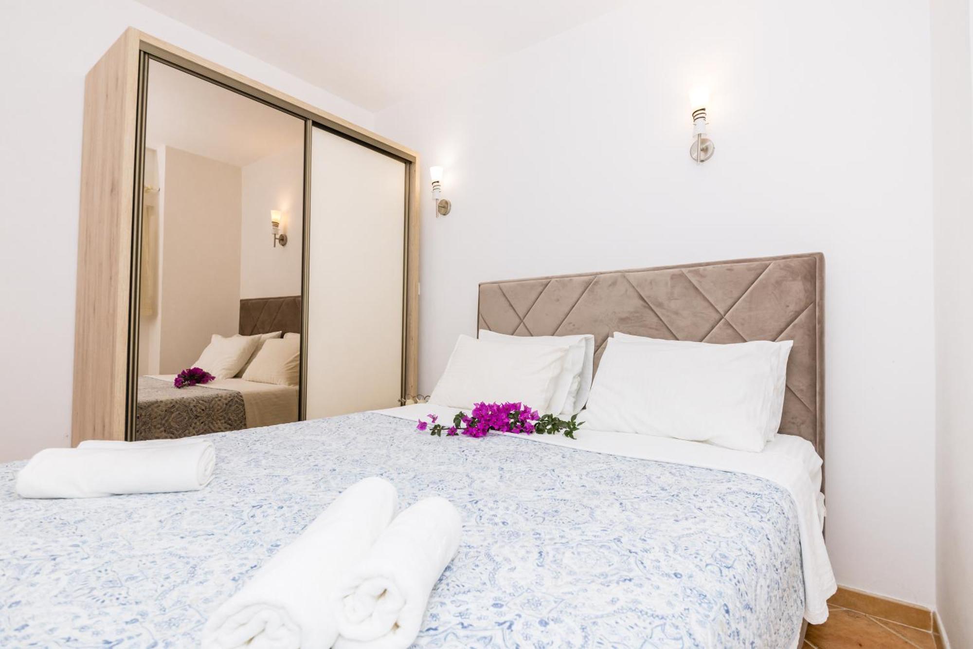 Apartments Batricevic แฮร์เซ็ก-โนวี ภายนอก รูปภาพ