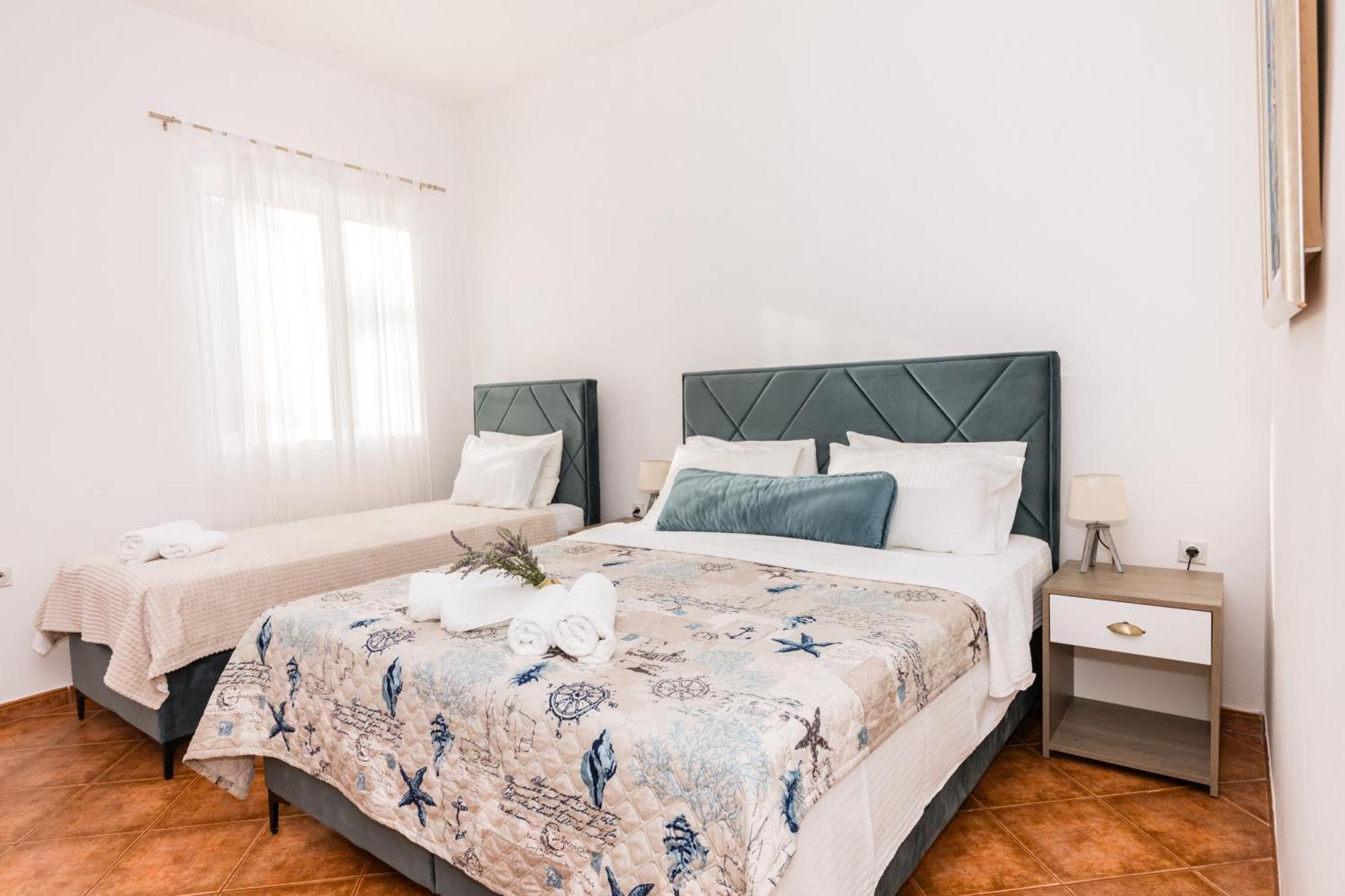 Apartments Batricevic แฮร์เซ็ก-โนวี ภายนอก รูปภาพ