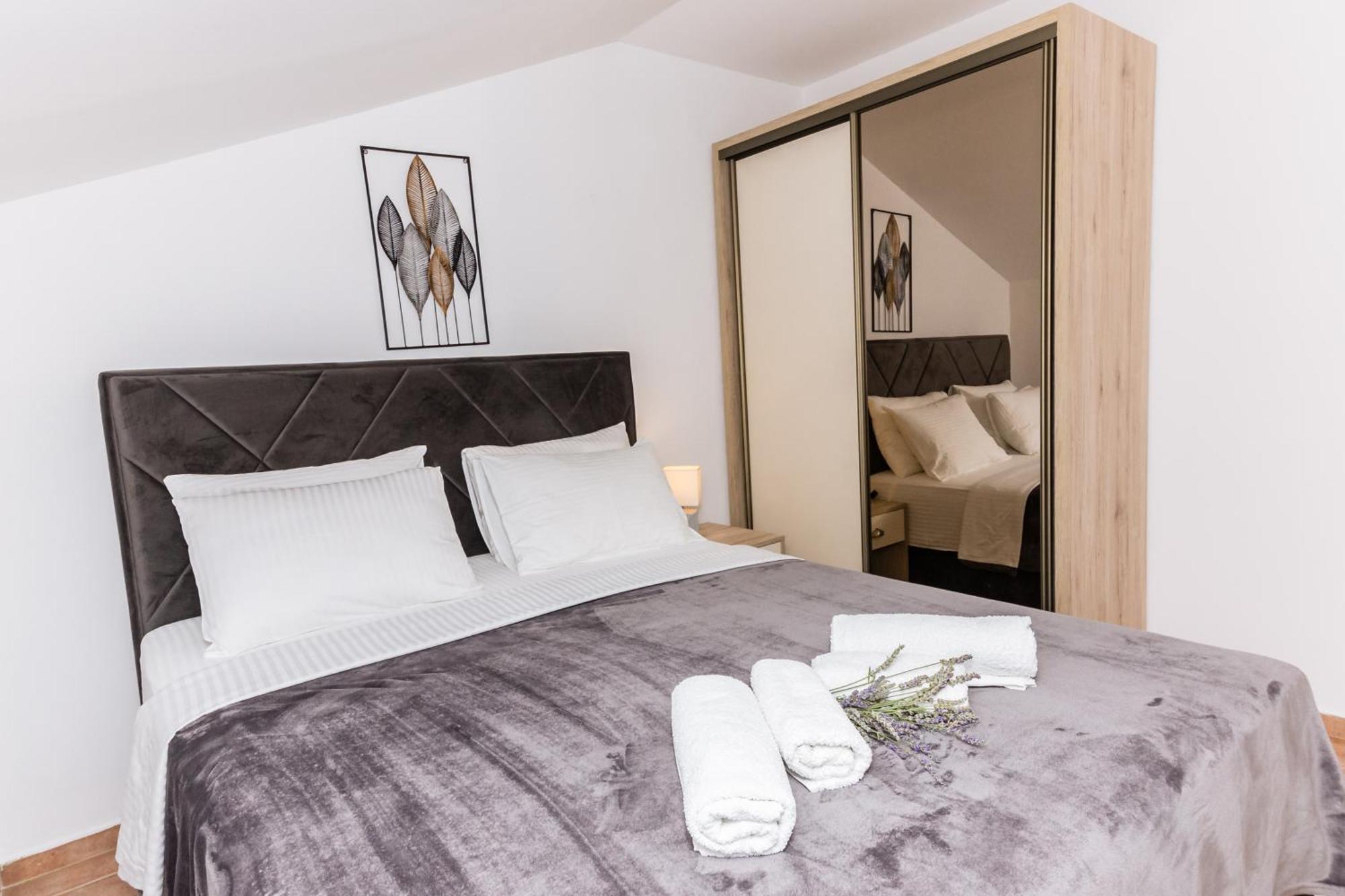 Apartments Batricevic แฮร์เซ็ก-โนวี ภายนอก รูปภาพ